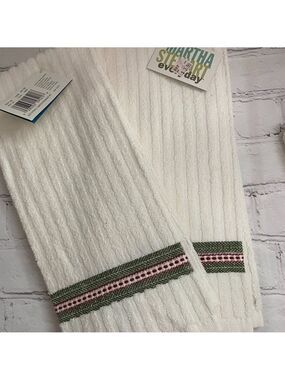 🏡🏡Martha Stewart Waffle Kitchen Towels Two NWT